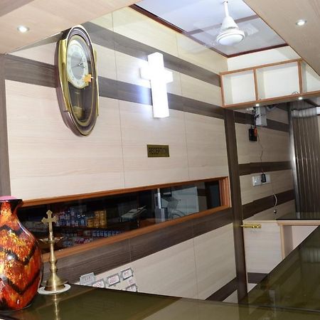 Mary Meridien Lodge Coimbatore Bagian luar foto